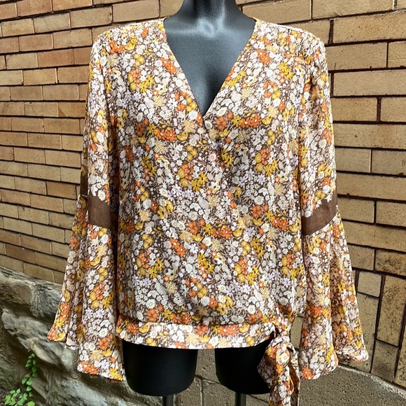 june & hudson Tops - June & Hudson bell sleeve boho floral Blouse Extra Large XL